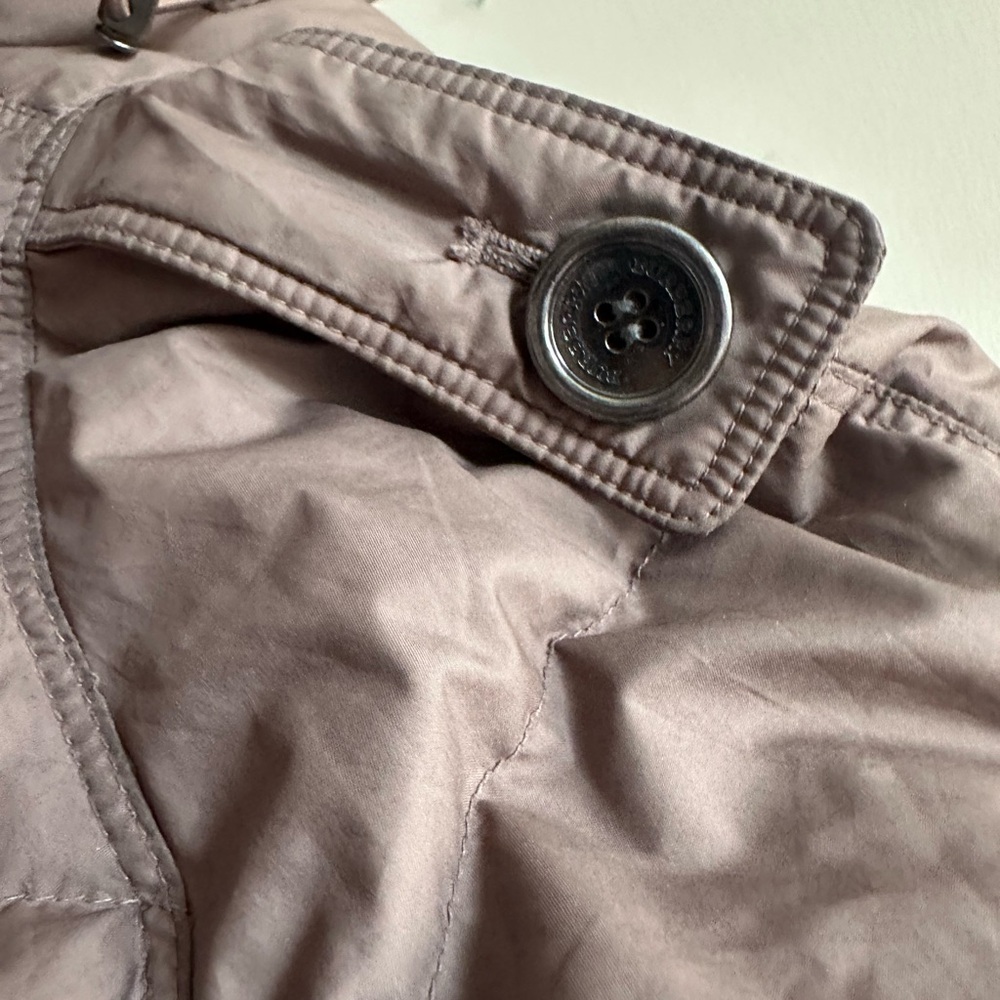 Burberry women’s puffer jacket size M - Picture 8 of 9